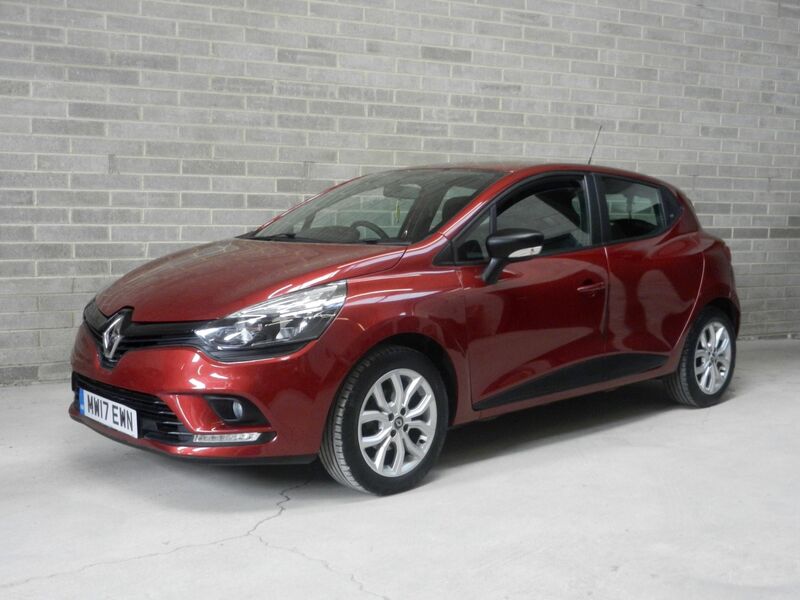 View RENAULT CLIO 1.5 dCi Play Euro 6 (s/s) 5dr