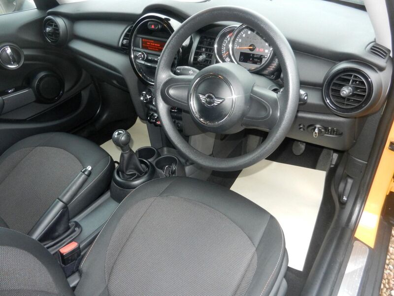 MINI HATCH