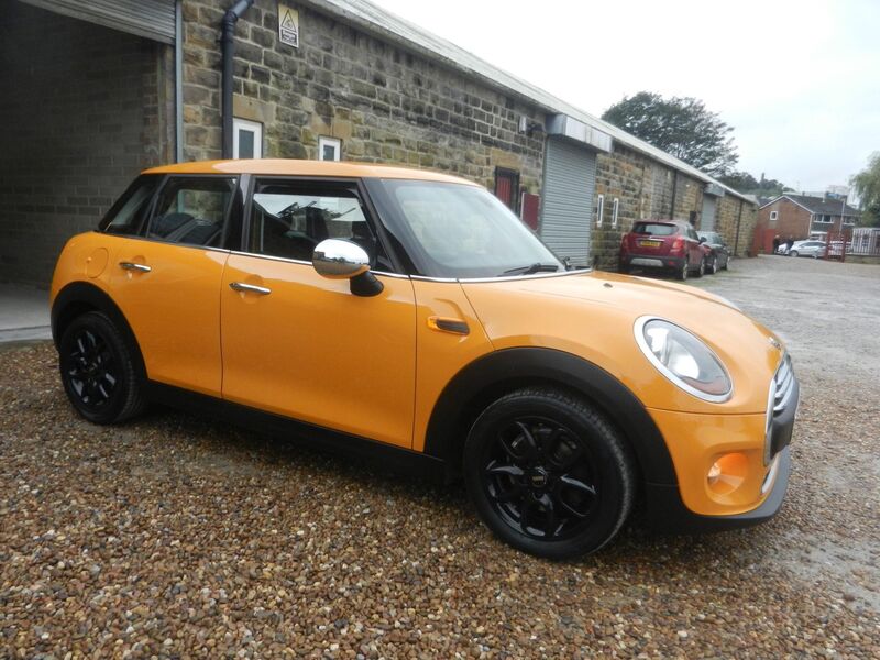 MINI HATCH