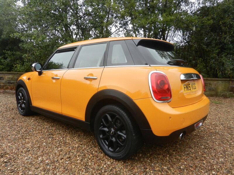 MINI HATCH