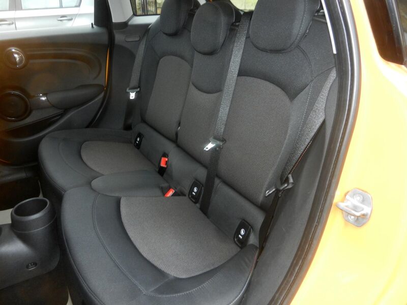 MINI HATCH