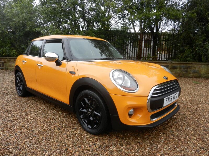 MINI HATCH