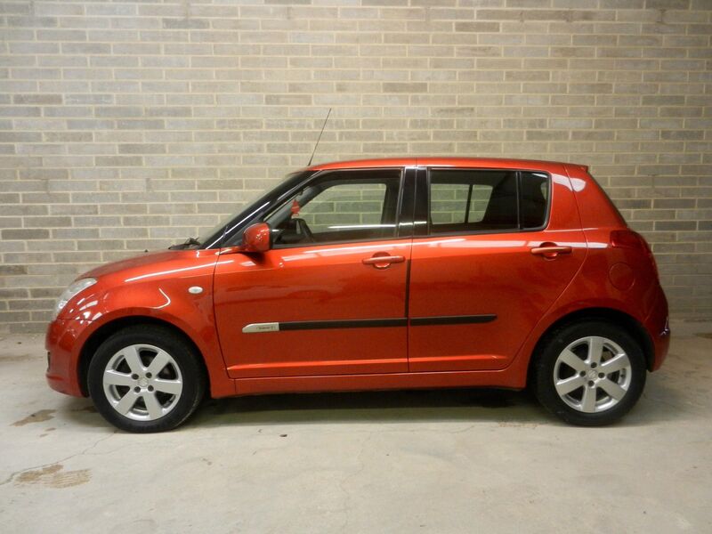 View SUZUKI SWIFT 1.5 GLX 5dr