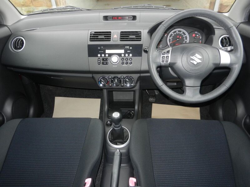 SUZUKI SWIFT