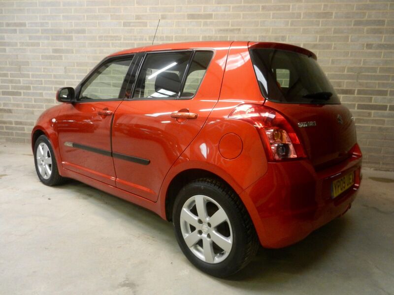 View SUZUKI SWIFT 1.5 GLX 5dr