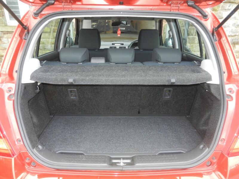 SUZUKI SWIFT