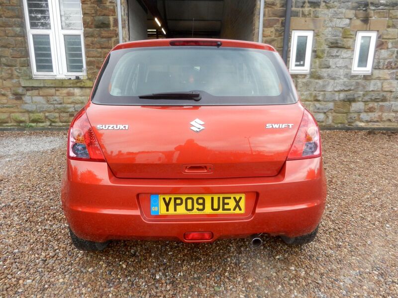 SUZUKI SWIFT
