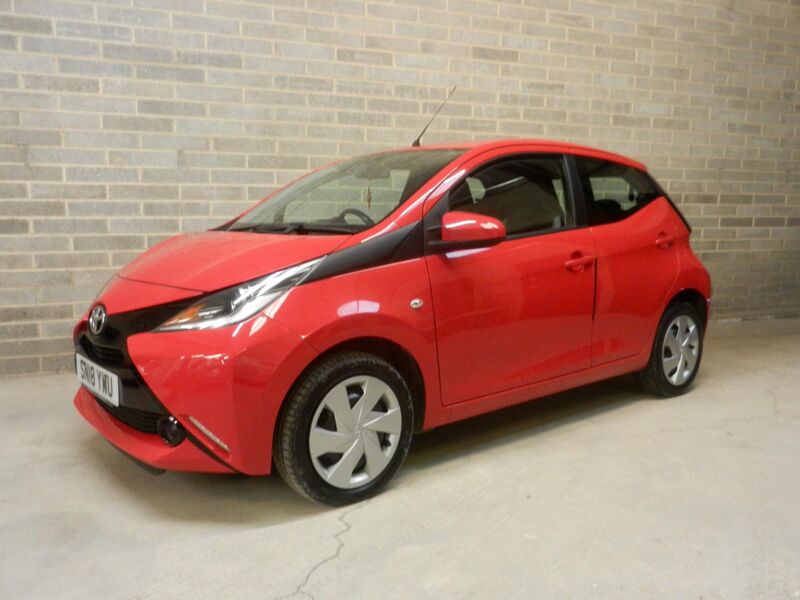 View TOYOTA AYGO 1.0 VVT-i x-play Euro 6 5dr