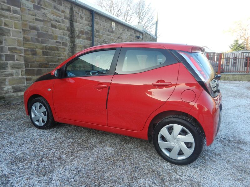 TOYOTA AYGO