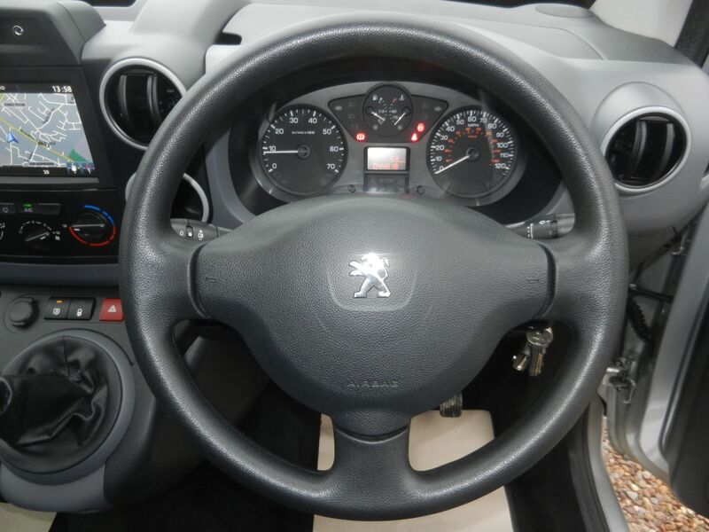 PEUGEOT PARTNER