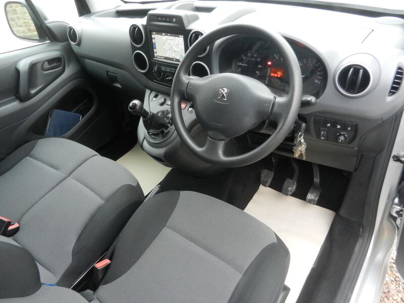 PEUGEOT PARTNER