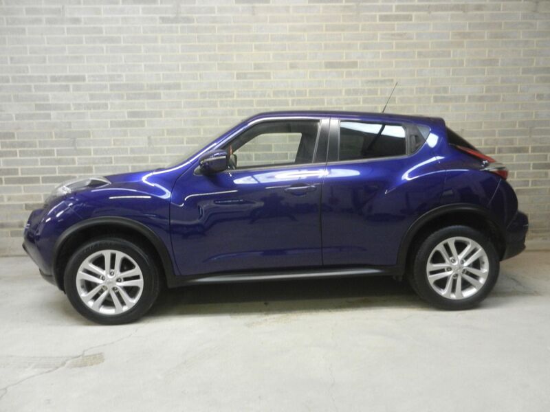 View NISSAN JUKE 1.6 N-Connecta XTRON Euro 6 5dr