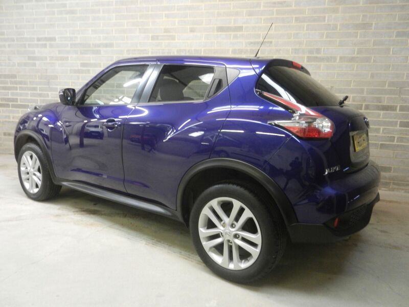 View NISSAN JUKE 1.6 N-Connecta XTRON Euro 6 5dr