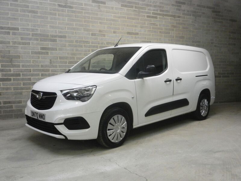 View VAUXHALL COMBO 1.5 Turbo D 2300 Sportive L2 H1 Euro 6 (s/s) 4dr