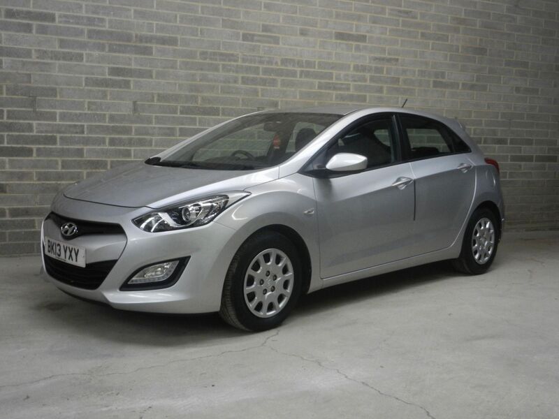 View HYUNDAI I30 1.4 CRDi Classic Euro 5 5dr