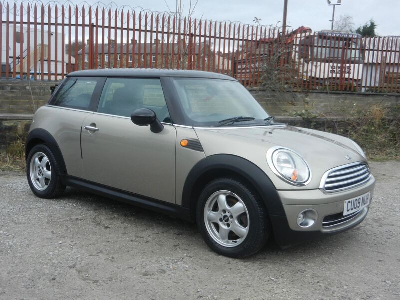 MINI HATCH