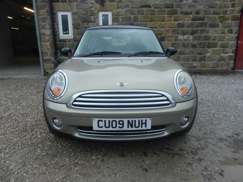 MINI HATCH
