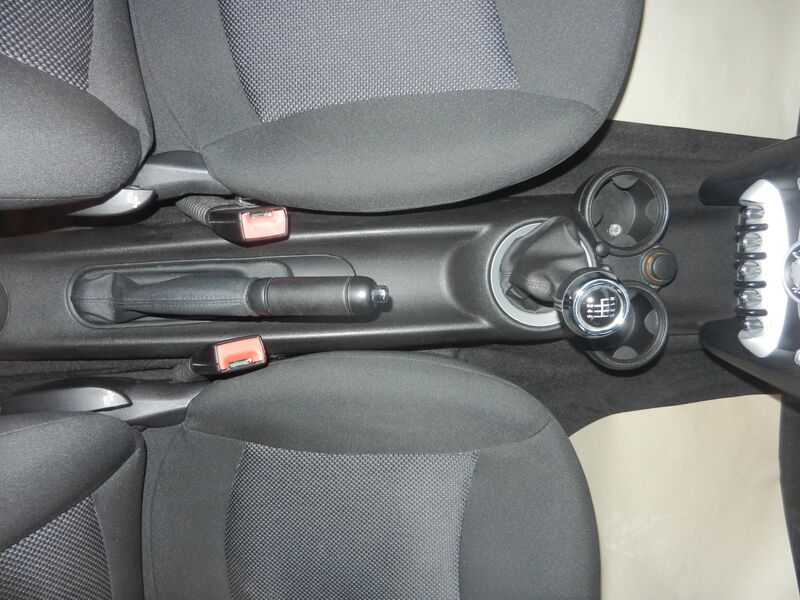MINI HATCH