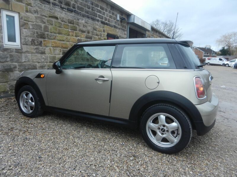 MINI HATCH