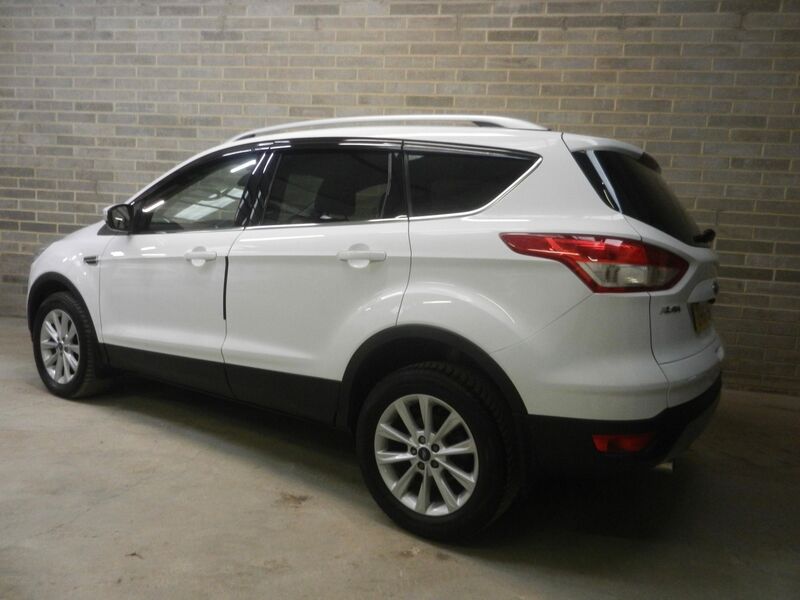 View FORD KUGA 2.0 TDCi Titanium Powershift AWD Euro 6 (s/s) 5dr