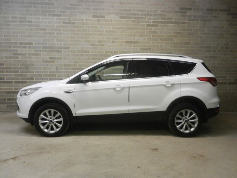 View FORD KUGA 2.0 TDCi Titanium Powershift AWD Euro 6 (s/s) 5dr