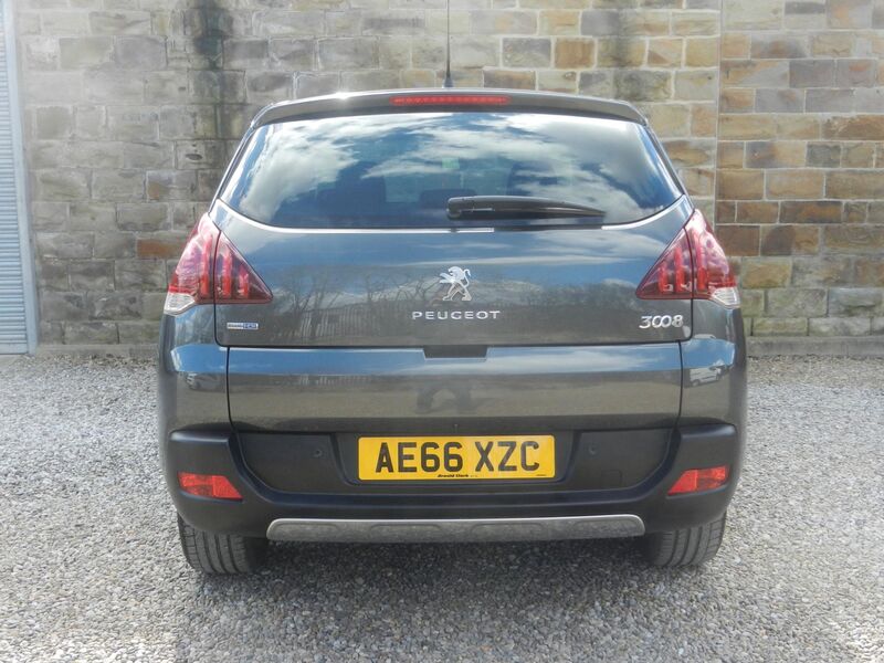 PEUGEOT 3008