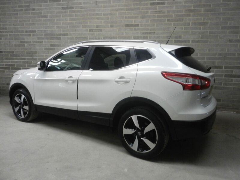 View NISSAN QASHQAI 1.2 DIG-T n-tec+ 2WD Euro 6 (s/s) 5dr