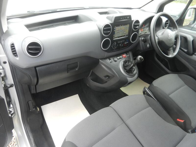PEUGEOT PARTNER