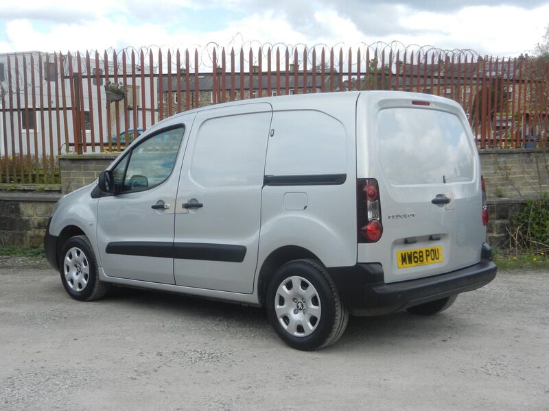 PEUGEOT PARTNER