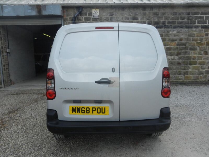 PEUGEOT PARTNER