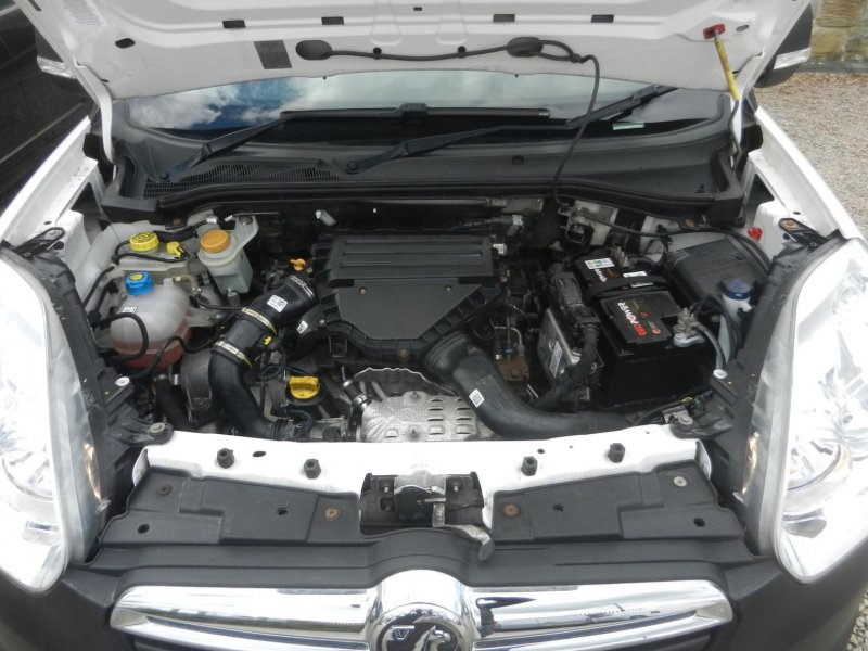 VAUXHALL COMBO