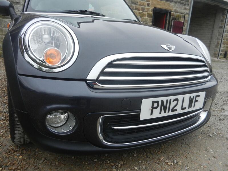 MINI HATCH