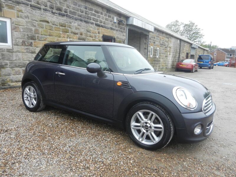 MINI HATCH