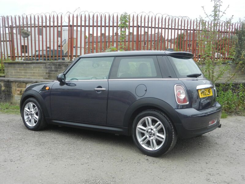 MINI HATCH