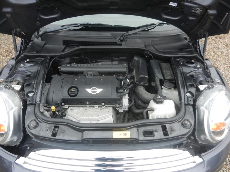 MINI HATCH