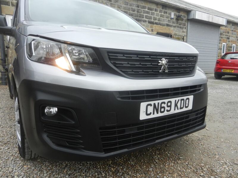 PEUGEOT PARTNER