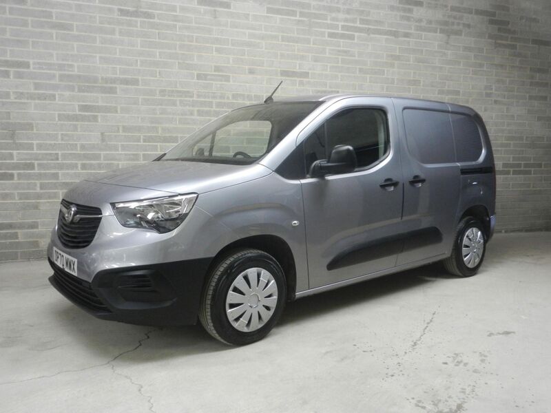 View VAUXHALL COMBO 1.5 Turbo D 2000 Edition L1 H1 Euro 6 (s/s) 4dr