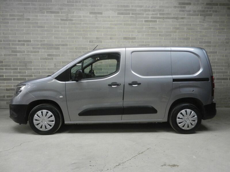 View VAUXHALL COMBO 1.5 Turbo D 2000 Edition L1 H1 Euro 6 (s/s) 4dr