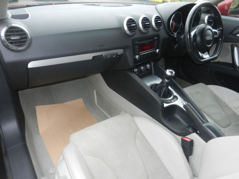 AUDI TT