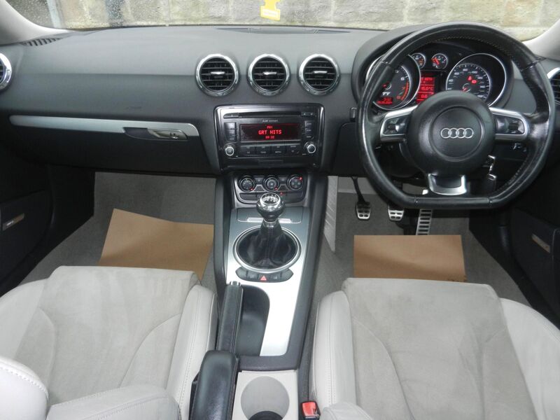 AUDI TT
