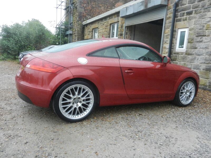 AUDI TT