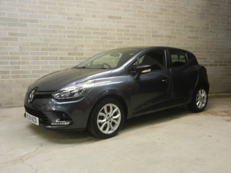 View RENAULT CLIO 1.5 dCi Play Euro 6 (s/s) 5dr