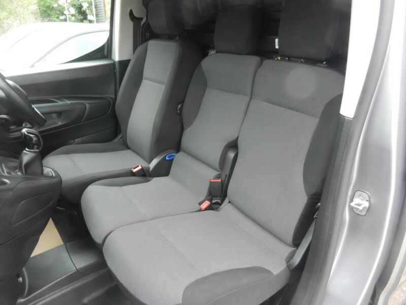 PEUGEOT PARTNER