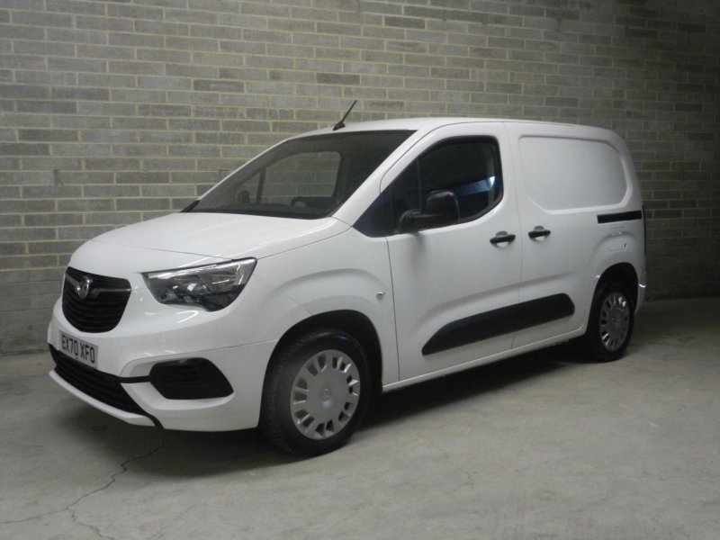 View VAUXHALL COMBO 1.5 Turbo D 2000 Sportive L1 H1 Euro 6 (s/s) 4dr