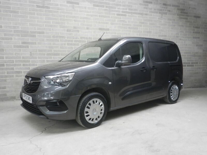 View VAUXHALL COMBO 1.5 Turbo D 2000 Sportive L1 H1 Euro 6 4dr