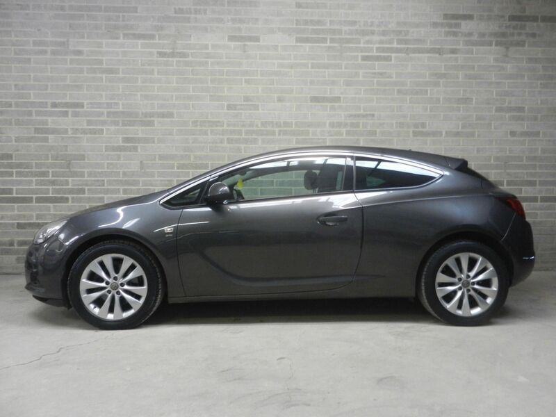 View VAUXHALL ASTRA GTC 1.7 CDTi SRi Euro 5 (s/s) 3dr