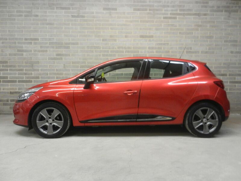 View RENAULT CLIO 1.2 16V Dynamique Nav Euro 6 5dr