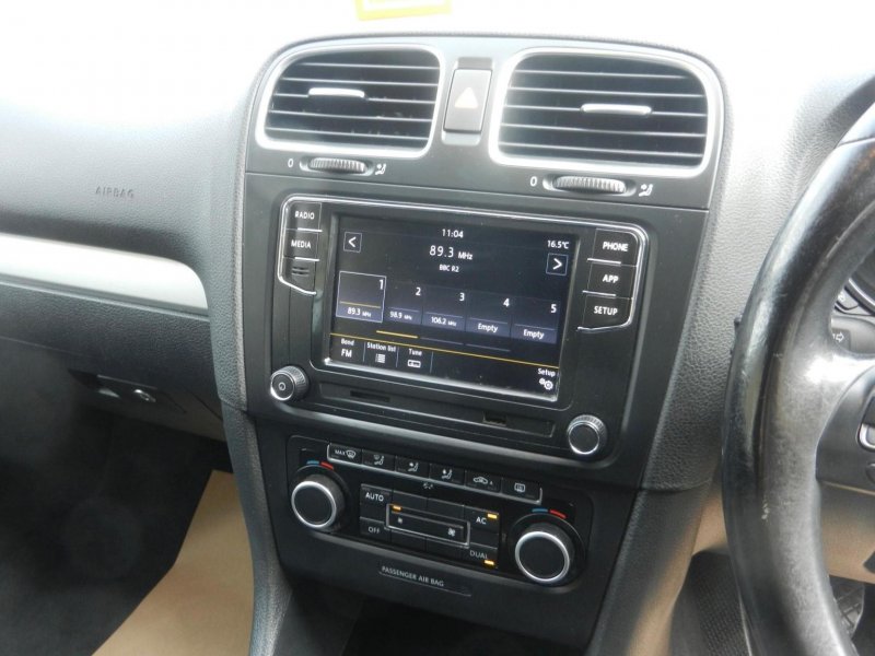 VOLKSWAGEN GOLF
