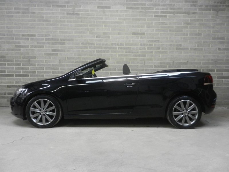 View VOLKSWAGEN GOLF 1.6 TDI BlueMotion Tech SE Cabriolet Euro 5 (s/s) 2dr