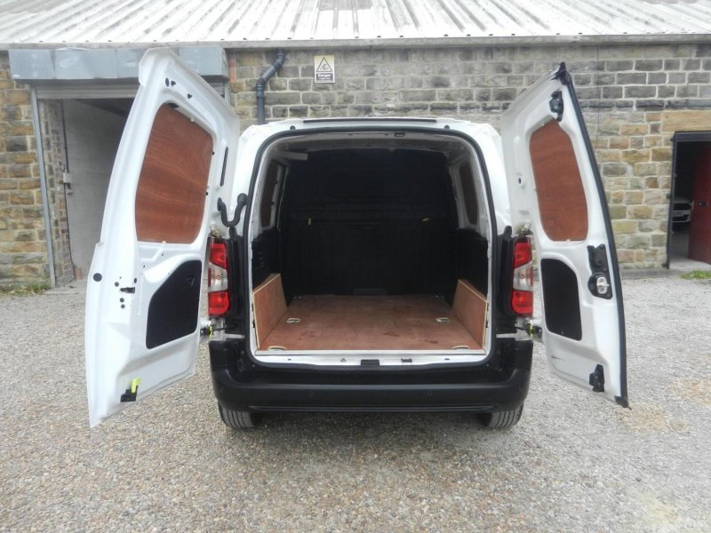 PEUGEOT PARTNER